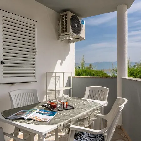 Andy's Perla Apartment Vir