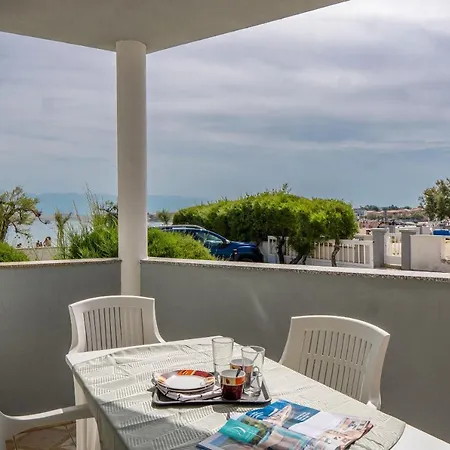Andy's Perla Apartment Vir